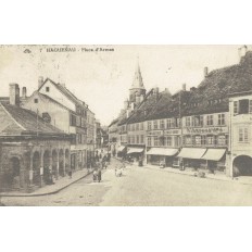 CPA - HAGUENAU - Place D'Armes - Années 1920