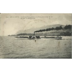 CPA: AIX-LES-BAINS. LE GRAND PORT, DEPART DU BATEAU, MONT CORSUET.. vers 1910.