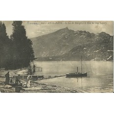 CPA: AIX-LES-BAINS. LE LAC DU BOURGET ET LA DENT DU CHAT. Années 1900 ANIMEE.