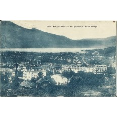 CPA: AIX-LES-BAINS. VUE GENERALE ET LAC DU BOURGET. Années 1920.