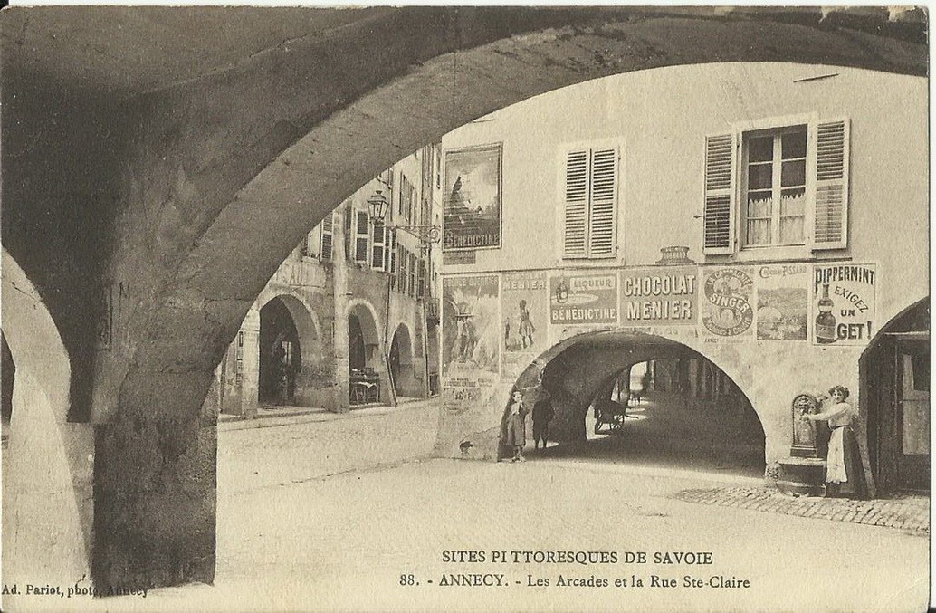 CPA ANNECY - Vieux Quartiers Porte et Montée Ste-Claire (691137