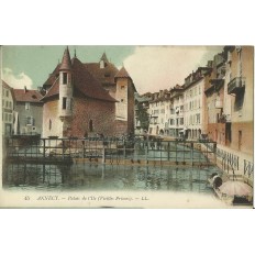 CPA: ANNECY. PALAIS de l'ILE (Vieilles Prisons). Années 1900. ANIMEE.