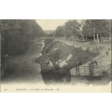 CPA: AUBAGNE, LES BORDS DE L'HEVEAUME, LA LESSIVE, vers 1900.