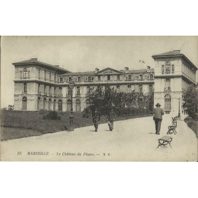 CPA: MARSEILLE, LE CHATEAU DU PHARO, VERS 1900.