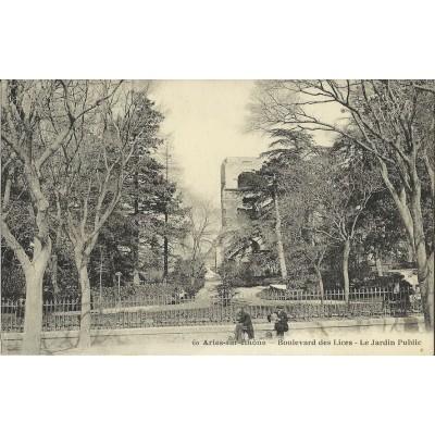 CPA: ARLES, BOULEVARD DES LICES, LE JARDIN PUBLIC, vers 1910.
