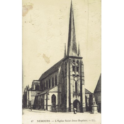 CPA - NEMOURS - L'Eglise Saint Jean Baptiste - Années 1930