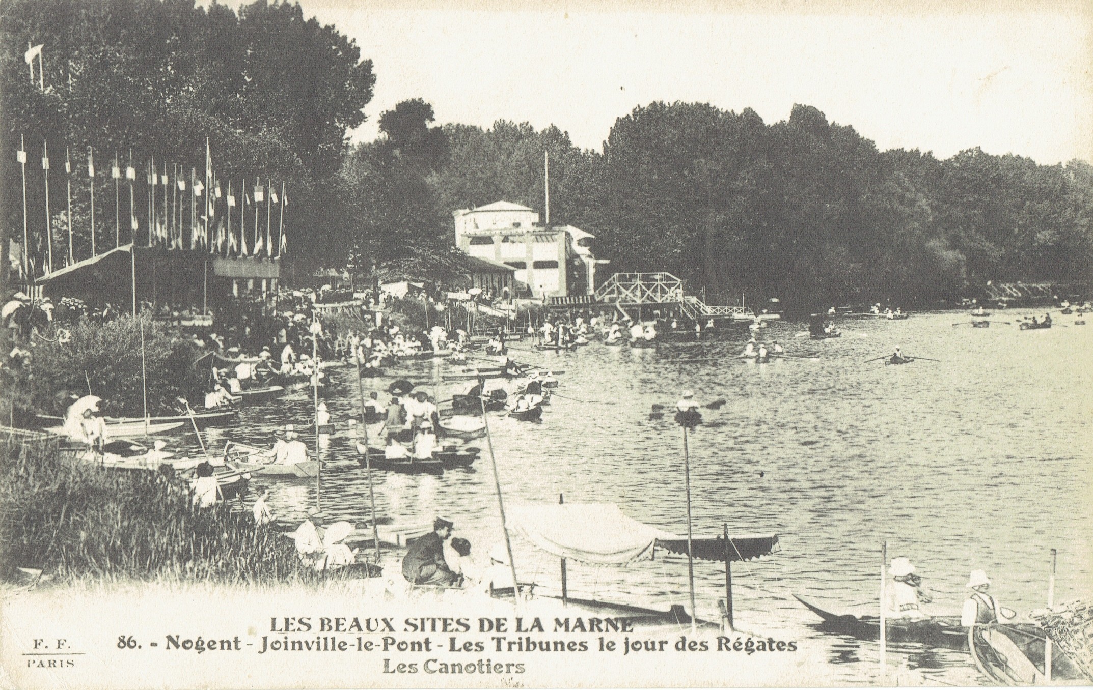 Carte Postale Ancienne - Fontainebleau, Pensionnat Jeanne D'Arc, Récréation, Années 1910