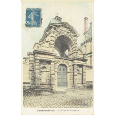 CPA - FONTAINEBLEAU - La Porte Du Baptistère - Années 1920