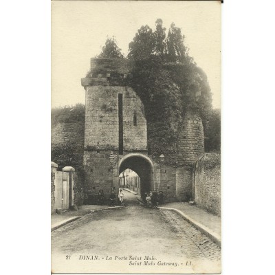 CPA: DINAN, la Porte Saint-Malo, vers 1910