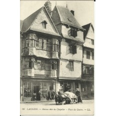 CPA: LANNION, Maison du Chapelier Animée, vers 1910