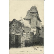 CPA: LAMBALLE, Maison à Tourelle, années 1900