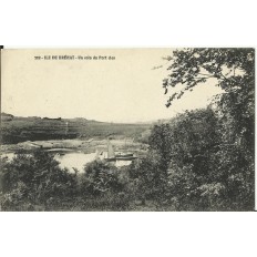 CPA: ILE de BREHAT, Un coin du Port clos, années 1900