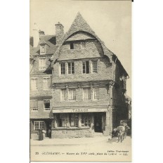 CPA: GUINGAMP, Bureau de Tabac du Centre, années 1910