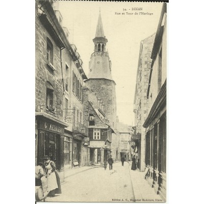CPA: DINAN, Rue & Tour de l'Horloge, Animée, vers 1910
