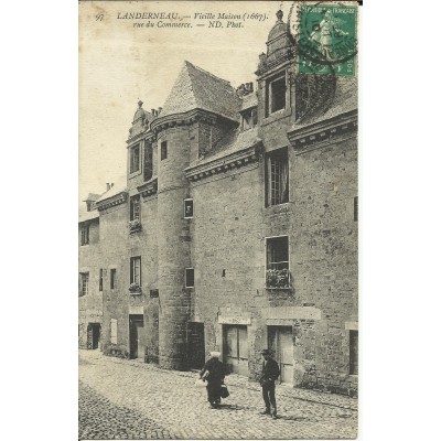 CPA: LANDERNEAU, Vieille maison rue du Commerce, vers 1900