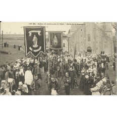 CPA: STE-ANNE LA PALUE, Sortie de Procession, vers 1900