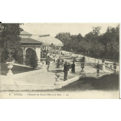 CPA: VITTEL, L'Escalier du Grand Hotel & Parc, années 1910