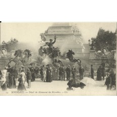 CPA: BORDEAUX, Détail du Monument des Girondins, vers 1900