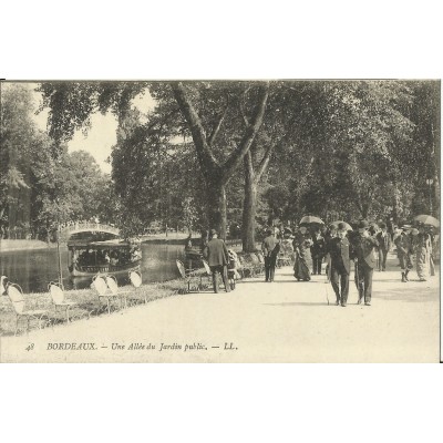 CPA: BORDEAUX, Une Allée du Jardin Public, vers 1900
