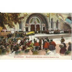 CPA: LOURDES, Bénédiction des Malades devant le Rosaire, vers 1910