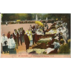CPA: LOURDES, La Bénédiction des Malades , vers 1910