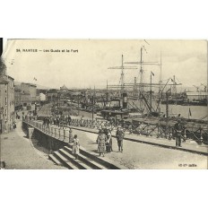 CPA: NANTES, les Quais et le Port, Animée, vers 1900