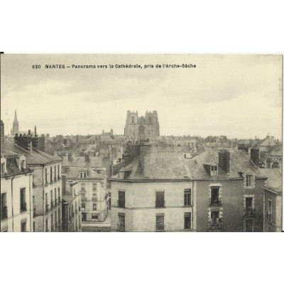 CPA: NANTES, Panorama vers la Cathedrale, pris de l'Arche-Sèche, vers 1910