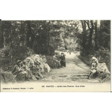 CPA: NANTES, Jardin des Plantes- Une Alléé, vers 1910