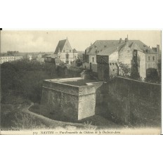 CPA: NANTES, Vue d'ensemble du Chateau, vers 1910