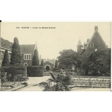 CPA: NANTES, Jardin du Musée Dobrée, vers 1910