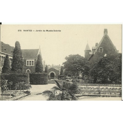 CPA: NANTES, Jardin du Musée Dobrée, vers 1910