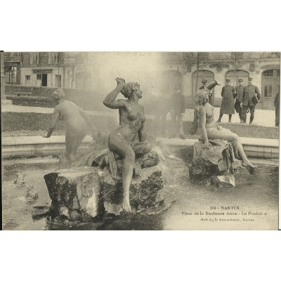 CPA: NANTES, Place de la Duchesse-Anne , vers 1910