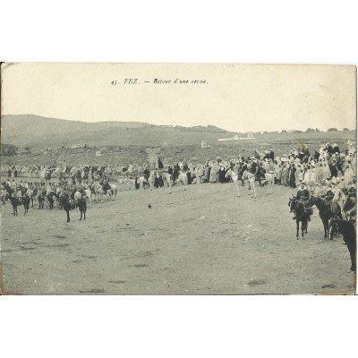 CPA: MAROC, FEZ. Retour d'une Revue, années 1910