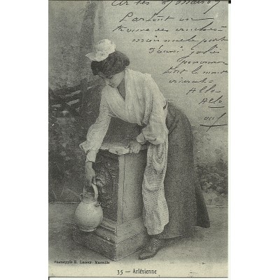 CPA (REPROD): ARLES, Jeune Femme à la Source, vers 1900.
