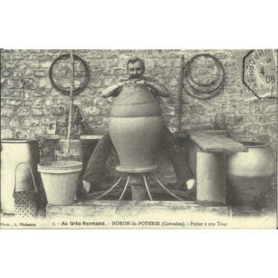 CPA: (REPRO). NORON-LA-POTERIE, Potier à son Tour, vers 1900.