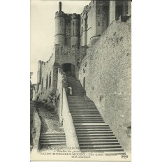 CPA: MONT-SAINT-MICHEL, Escalier du Grand Degré, vers 1910