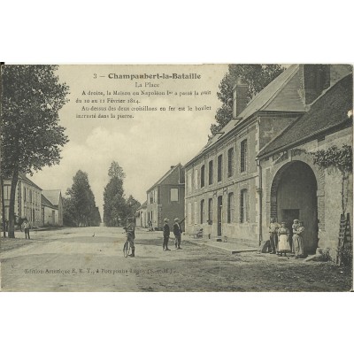 CPA: Chapaubert-la-Bataille, La Place, vers 1910
