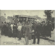 CPA: (REPRO). PARIS, Les Nouveaux Autobus, vers 1910.