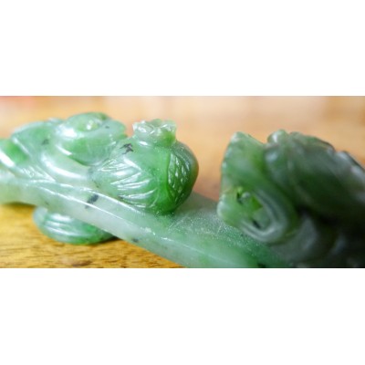 CHINE, FIBULE EN JADE SCULPTE. CHINA, FIBULA in CARVED JADE.