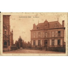 CPA: PLOUNEOUR TREVEZ, La Mairie, vers 1910