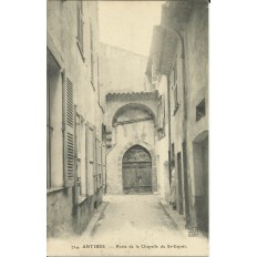 CPA: ANTIBES, Porte de la Chapelle du St-Esprit, vers 1900