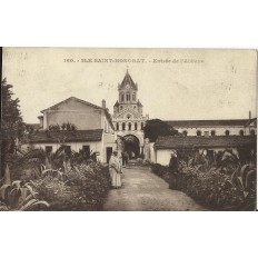 CPA: ILE SAINT-HONORAT, Entrée de l'Abbaye, Années 1910