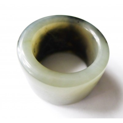 CHINE, ANCIENNE BAGUE D'ARCHER en JADE CELADON. CHINA, RING ARCHER, JADE