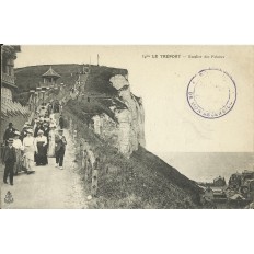 CPA: LE TREPORT, Escalier des Falaises, Animée, Années 1910