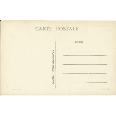 CPA: LONGUEVILLE, L'Eglise et le Monument aux Morts, vers 1920