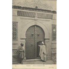 CPA TUNISIE, vers 1900, TUNIS, PORTE DE MAISON RICHE.