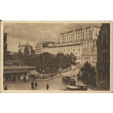 CPA: ROYAT, La Place Allard et les Grands Hotels, vers 1920
