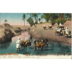 *CPA MAROC, ANNEES 1910, SCENES ET TYPES, PORTEURS D'EAU.