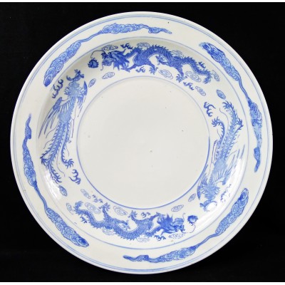 CHINE, GRAND PLAT BLANC/BLEU, PORCELAINE. CHINA, PORCELAIN DISH.