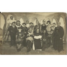 CARTE POSTALE vers 1900, TROUPE de THEATRE, Lieu Inconnu.